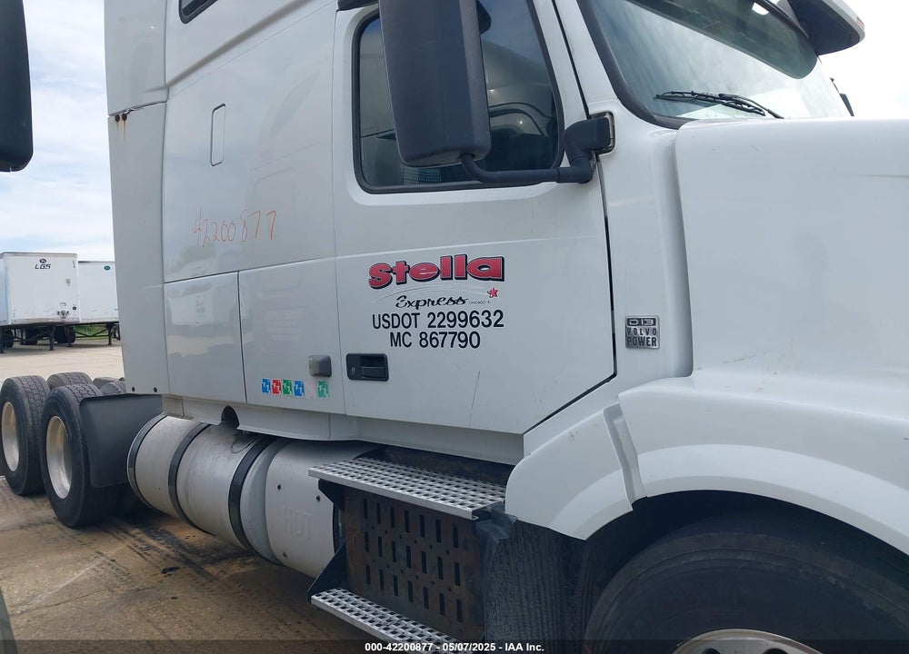 2013 VOLVO VN VNL VIN: 4V4NC9EG3DN135171