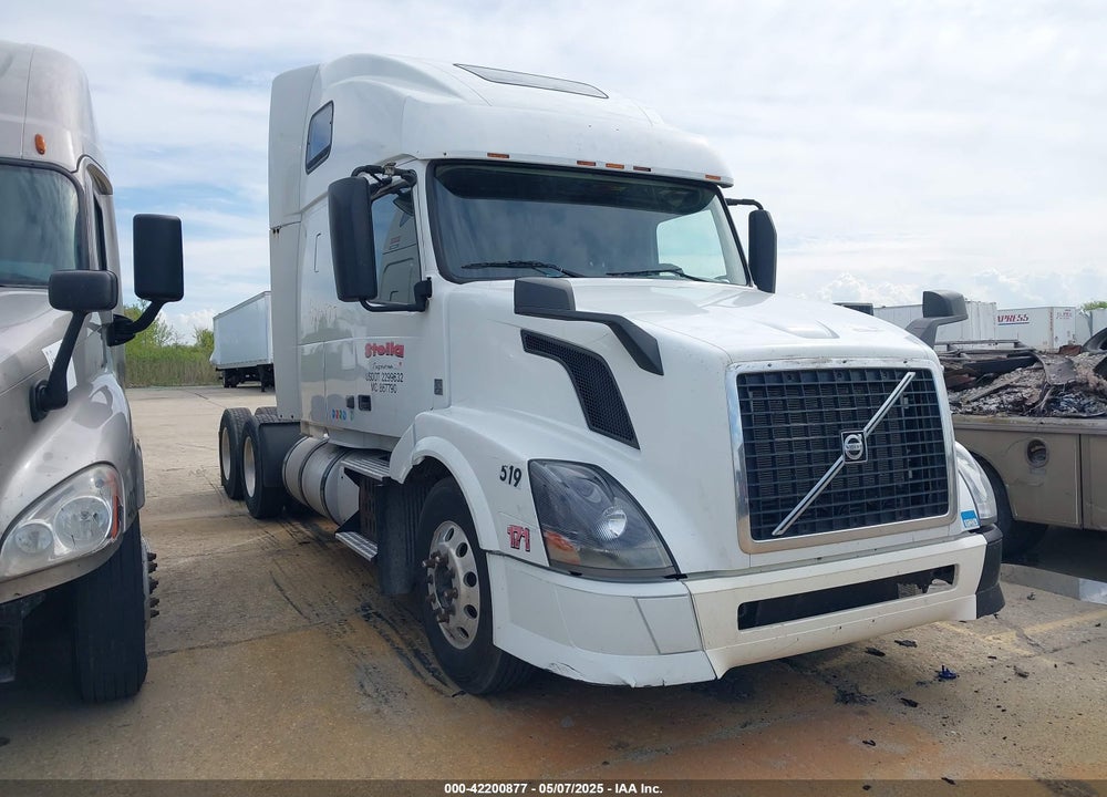 2013 VOLVO VN VNL VIN: 4V4NC9EG3DN135171