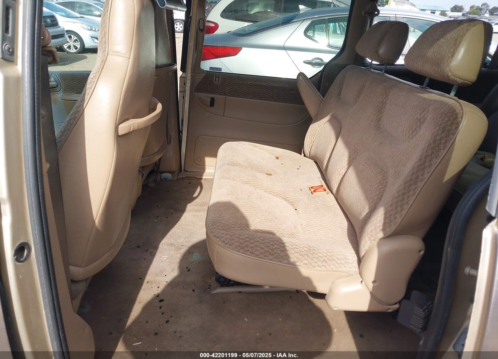 2000 DODGE GRAND CARAVAN SE VIN: 1B4GP44R5YB738769