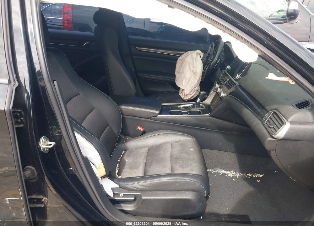 2019 HONDA ACCORD VIN: 1HGCV1F30KA177426