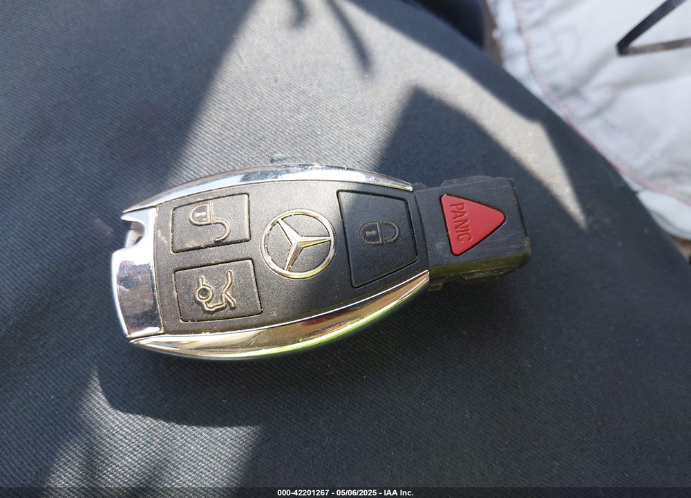 2013 MERCEDES-BENZ C VIN: WDDGF8AB3DG123189
