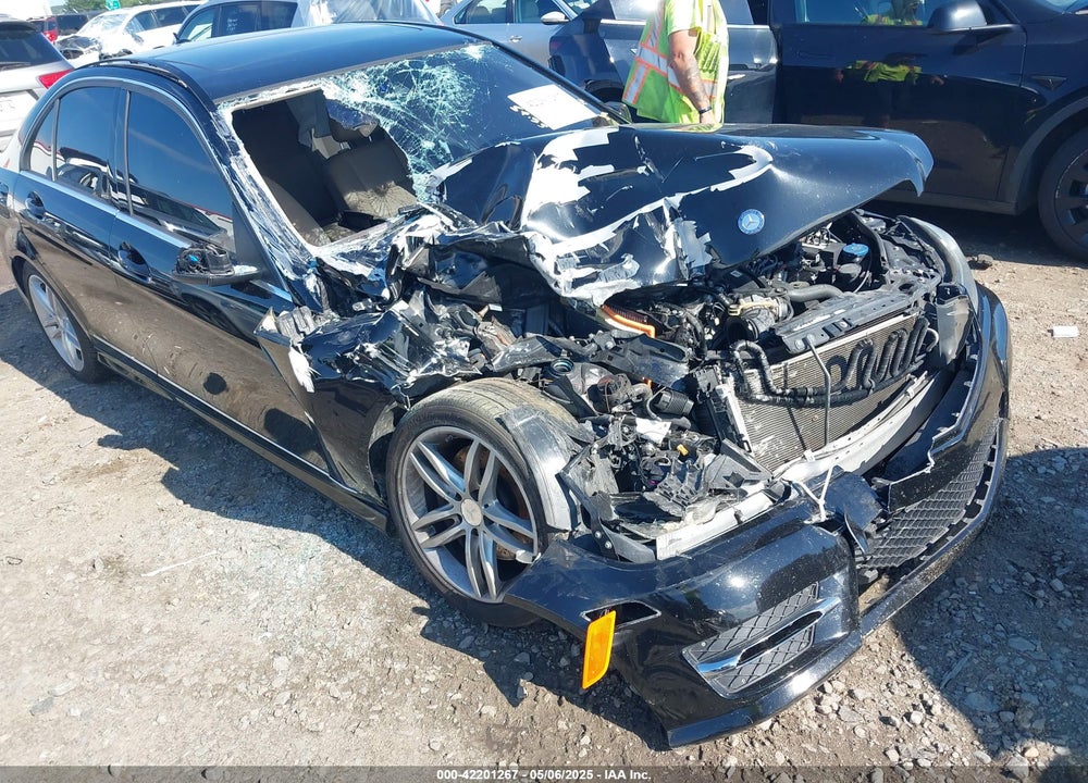 2013 MERCEDES-BENZ C VIN: WDDGF8AB3DG123189