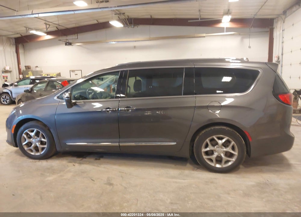 2019 CHRYSLER PACIFICA LIMITED VIN: 2C4RC1GG1KR741872