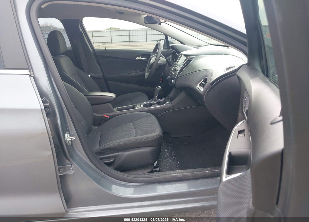 2018 CHEVROLET CRUZE VIN: 1G1BE5SM3J7117547