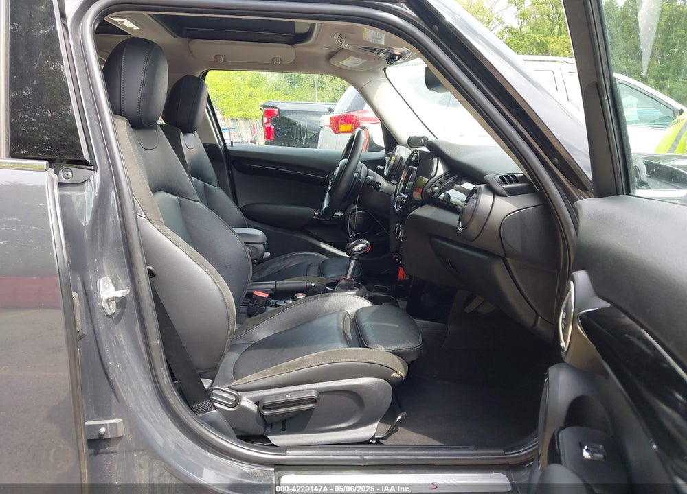 2019 MINI COOPER VIN: WMWXU3C54K2H86856