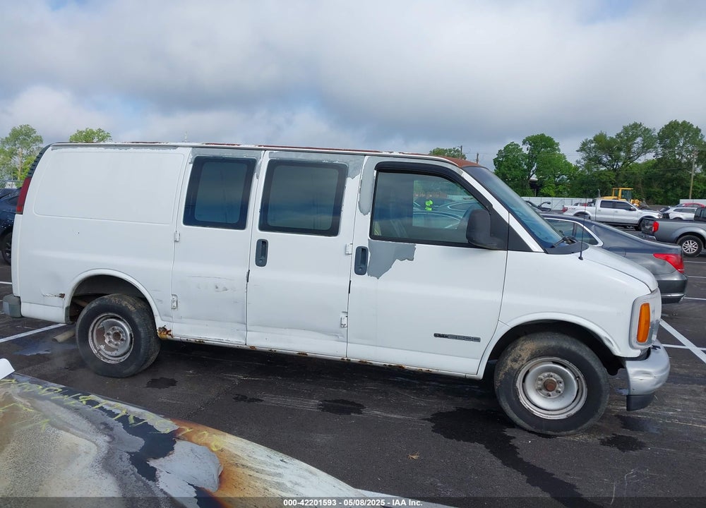 2002 GMC SAVANA STANDARD VIN: 1GTFG25R121143433