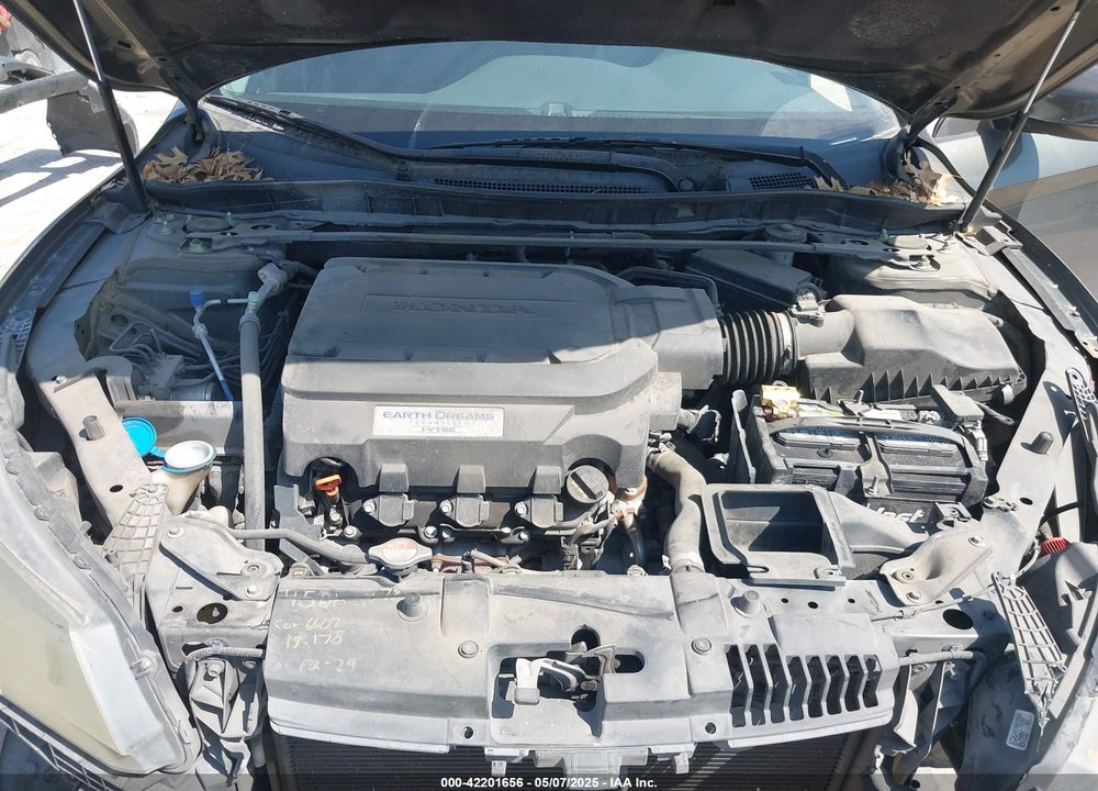 2015 HONDA ACCORD VIN: 1HGCR3F87FA001698