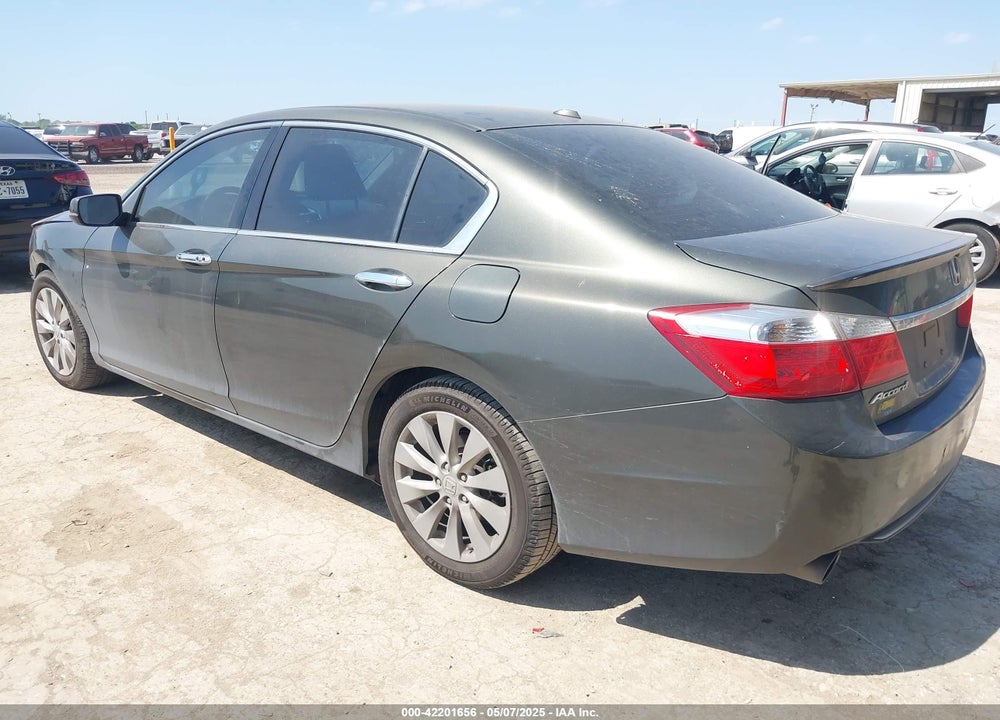 2015 HONDA ACCORD VIN: 1HGCR3F87FA001698