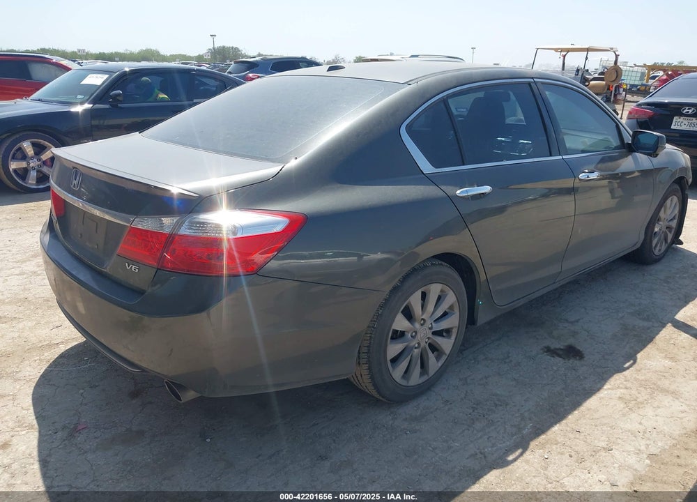 2015 HONDA ACCORD VIN: 1HGCR3F87FA001698