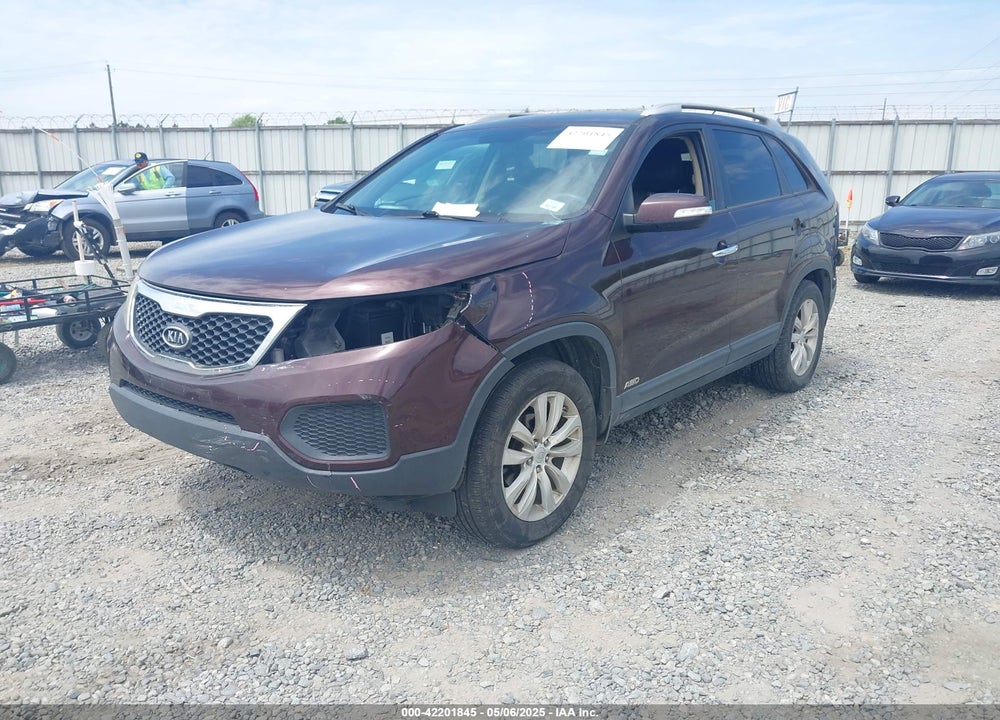 2011 KIA SORENTO VIN: 5XYKTDA24BG079273