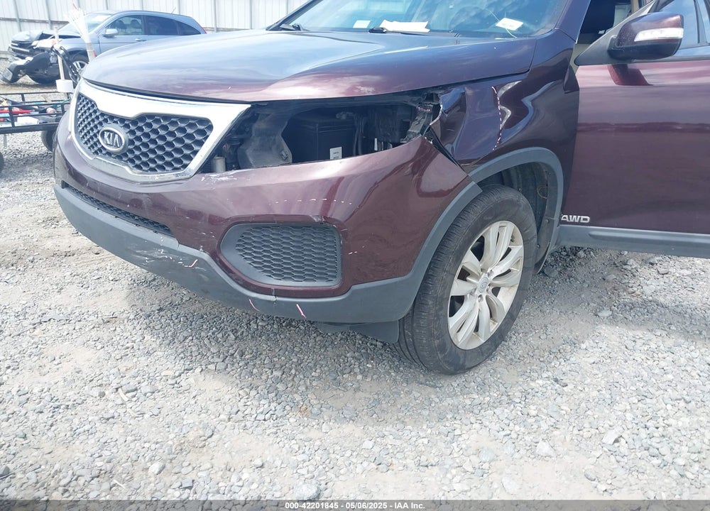 2011 KIA SORENTO VIN: 5XYKTDA24BG079273