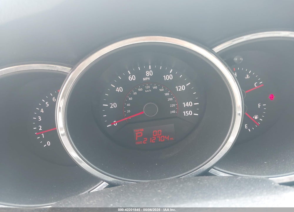 2011 KIA SORENTO VIN: 5XYKTDA24BG079273