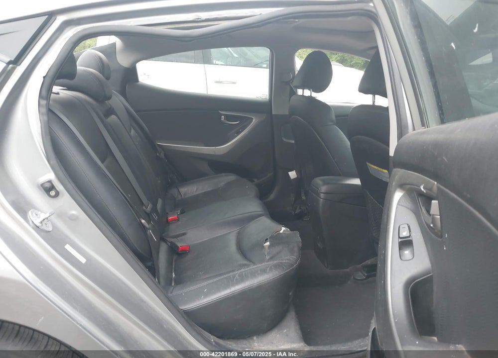 2011 HYUNDAI ELANTRA VIN: KMHDH4AE3BU139543