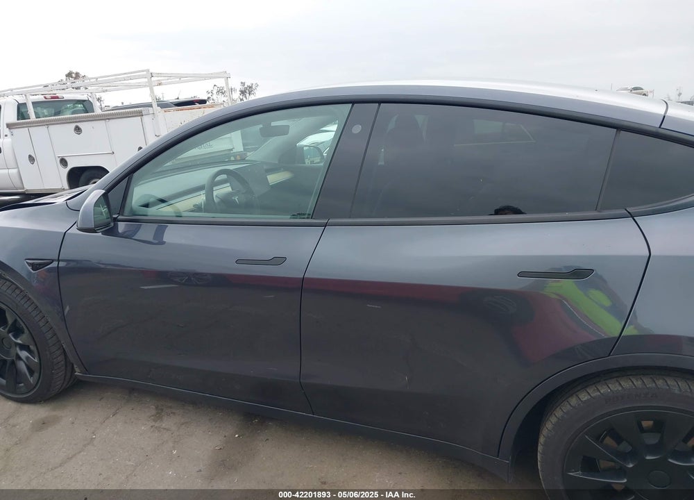2021 TESLA MODEL Y VIN: 5YJYGDEE1MF217929