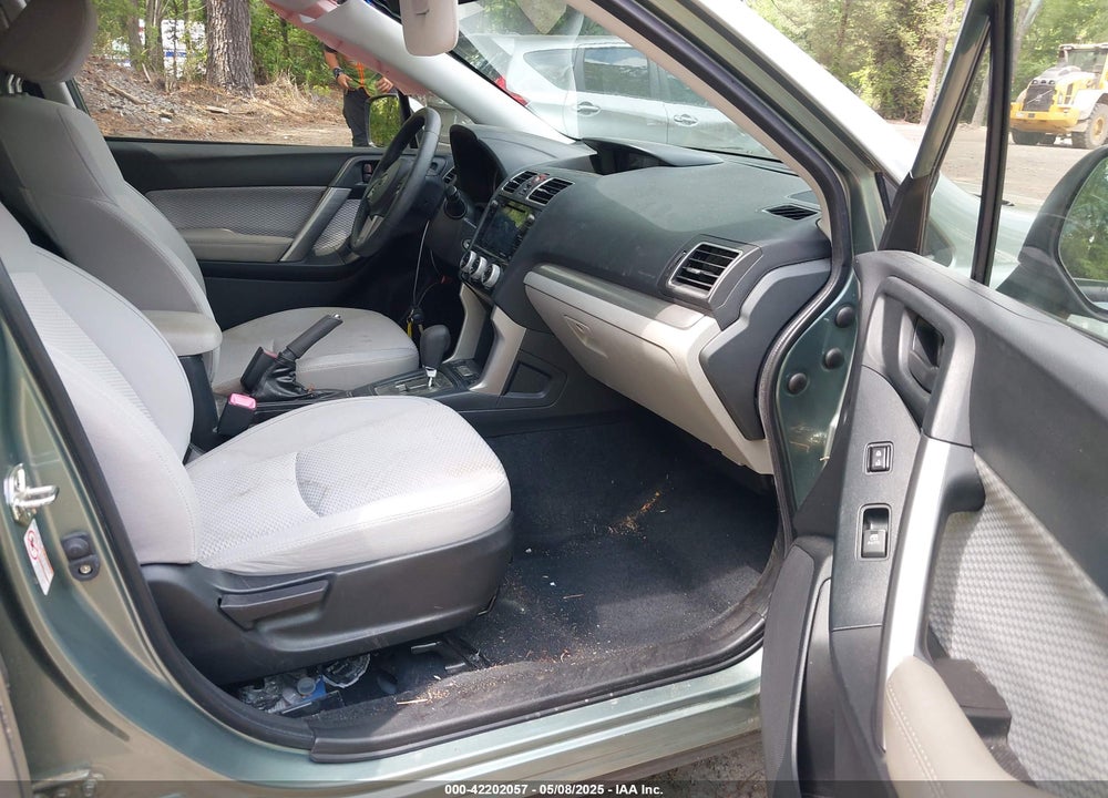 2018 SUBARU FORESTER VIN: JF2SJAECXJH418388