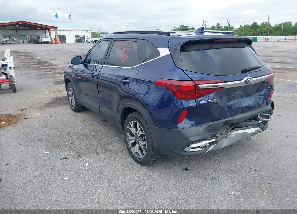 2021 KIA SELTOS VIN: KNDERCAA4M7127481