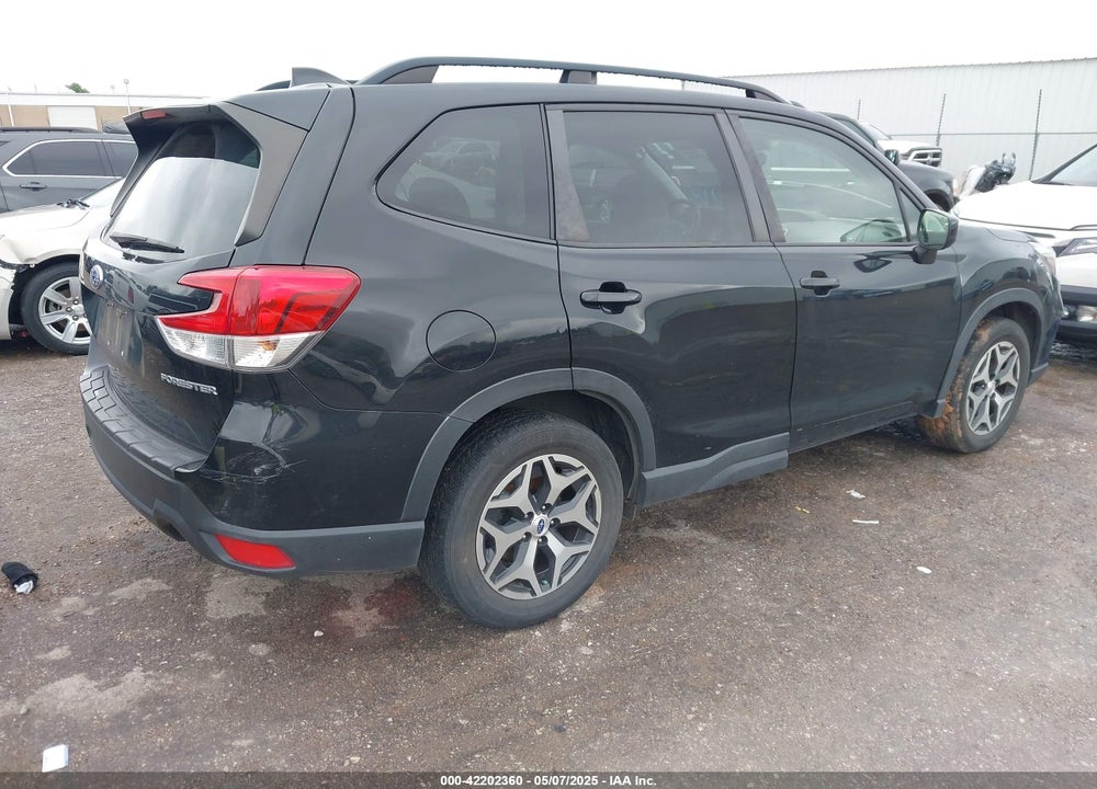 2021 SUBARU FORESTER PREMIUM VIN: JF2SKAJC7MH565601