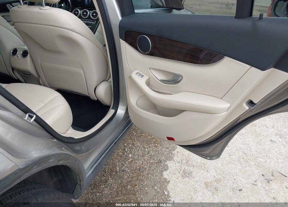 2021 MERCEDES-BENZ GLC VIN: W1N0G8DB5MV297726