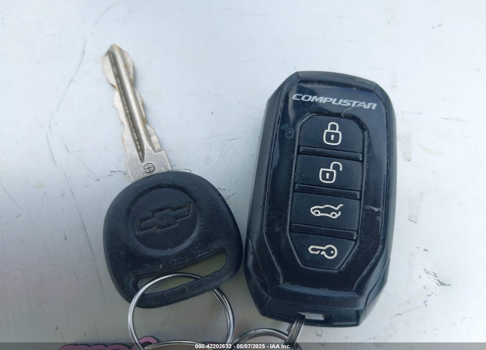 2012 CHEVROLET TRAVERSE LS VIN: 1GNKRFED8CJ270595