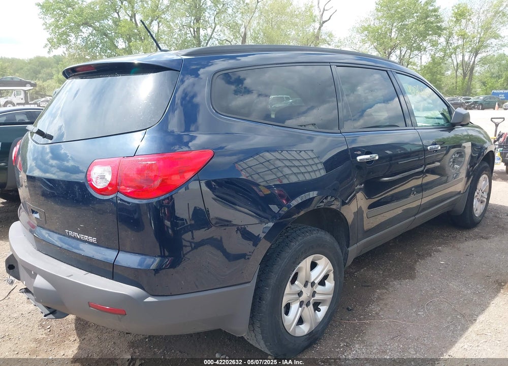 2012 CHEVROLET TRAVERSE LS VIN: 1GNKRFED8CJ270595