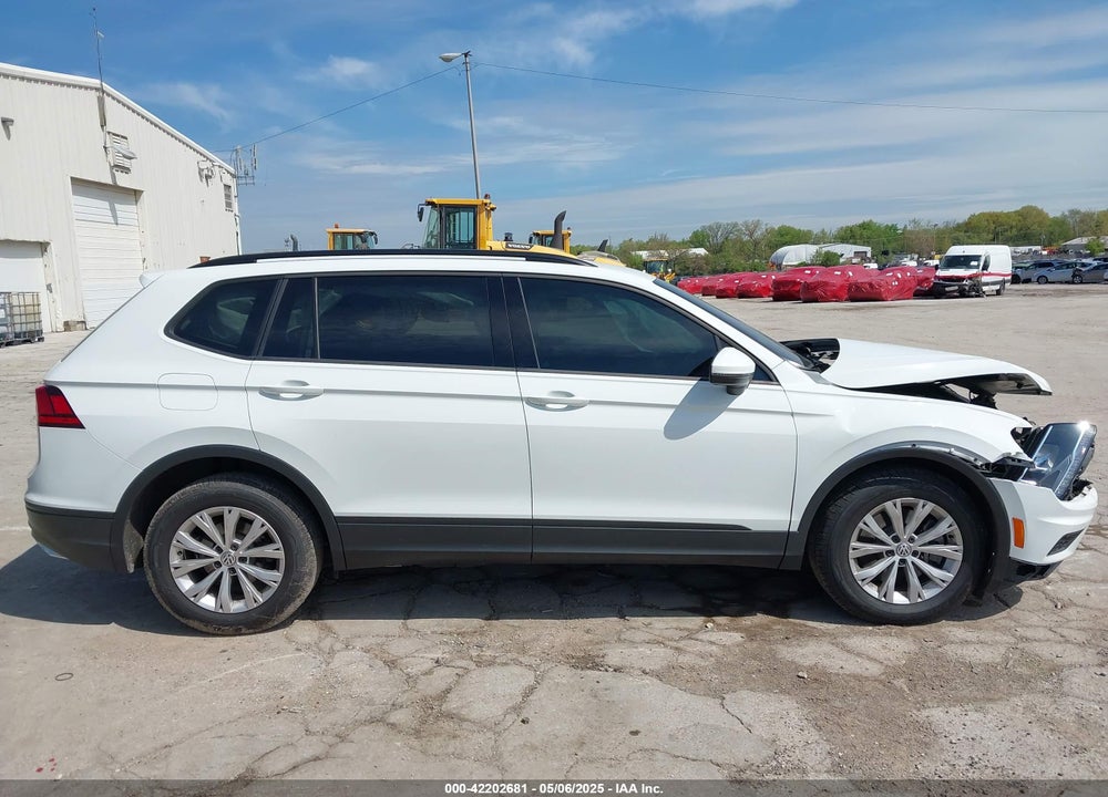 2019 VOLKSWAGEN TIGUAN VIN: 3VV0B7AX0KM027036