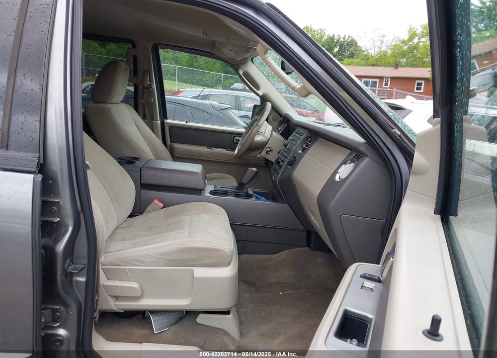 2010 FORD EXPEDITION XLT VIN: 1FMJU1G59AEB59065