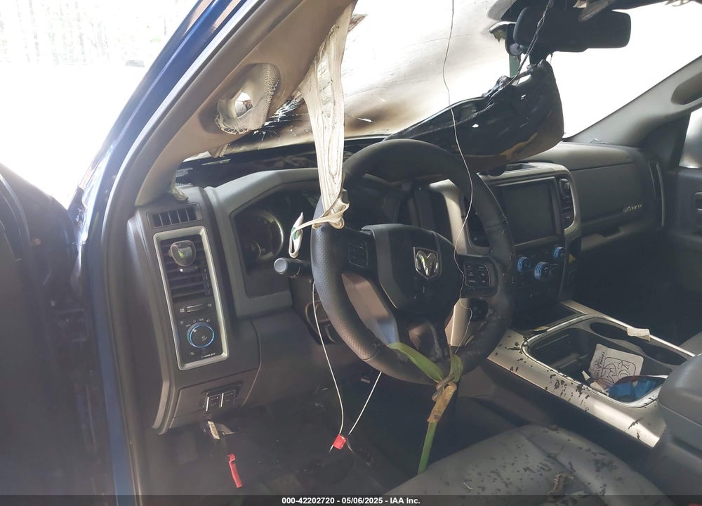 2016 RAM 1500 VIN: 1C6RR7TM5GS116157
