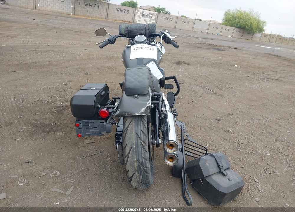 2018 HARLEY-DAVIDSON FLSL SOFTAIL SLIM VIN: 1HD1YDJ13JC041281