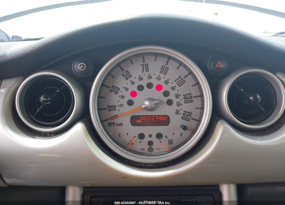 2004 MINI COOPER VIN: WMWRC33424TC53596