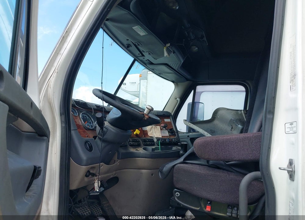 2015 FREIGHTLINER CASCADIA 125 --- VIN: 3AKJGLD54FSGB8710