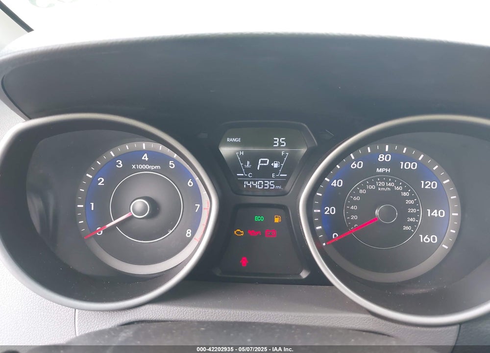 2014 HYUNDAI ELANTRA VIN: KMHDH4AE8EU097505