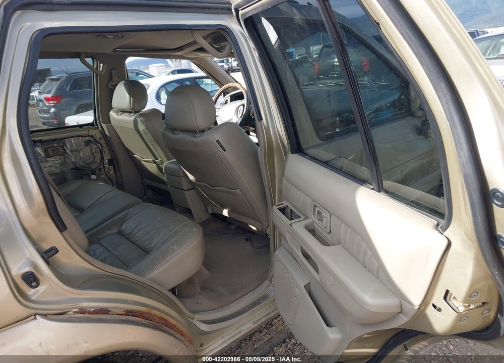 2002 INFINITI QX4 LUXURY VIN: JNRDR09Y62W251203