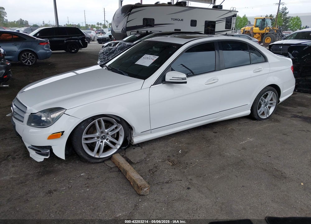 2013 MERCEDES-BENZ C VIN: WDDGF4HB2DR280148