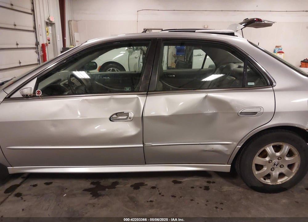 2001 HONDA ACCORD 2.3 EX VIN: JHMCG56671C009665