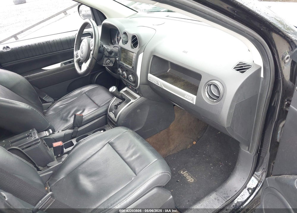 2014 JEEP COMPASS VIN: 1C4NJDCB3ED852186