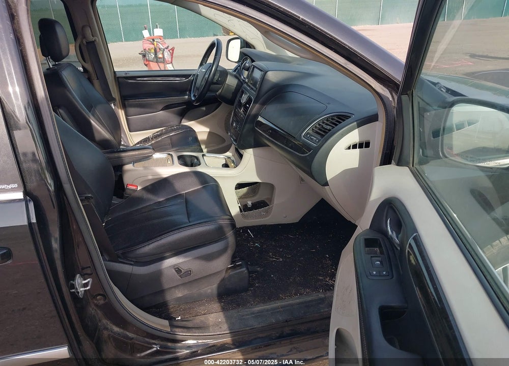 2014 CHRYSLER TOWN & COUNTRY VIN: 2C4RC1CG9ER188169