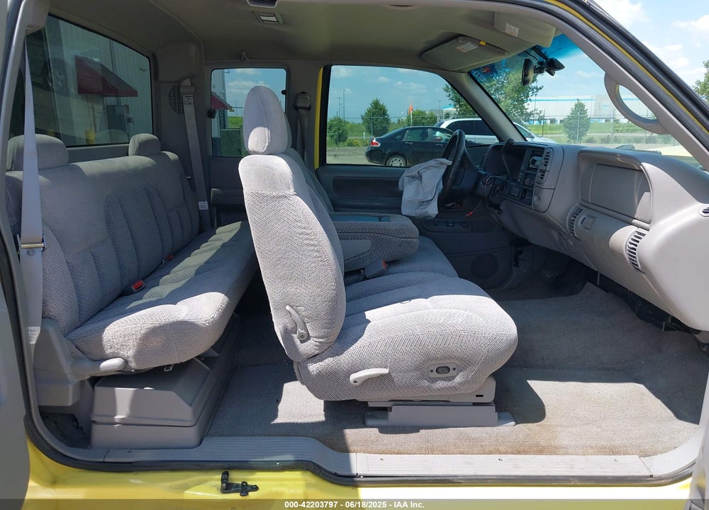 1998 GMC SIERRA 1500 SL WIDESIDE VIN: 2GTEK19RXW1525135