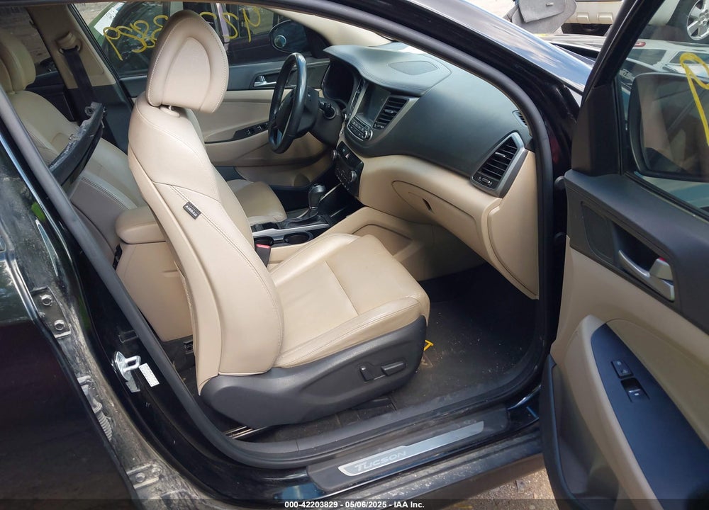 2016 HYUNDAI TUCSON VIN: KM8J33A25GU219046