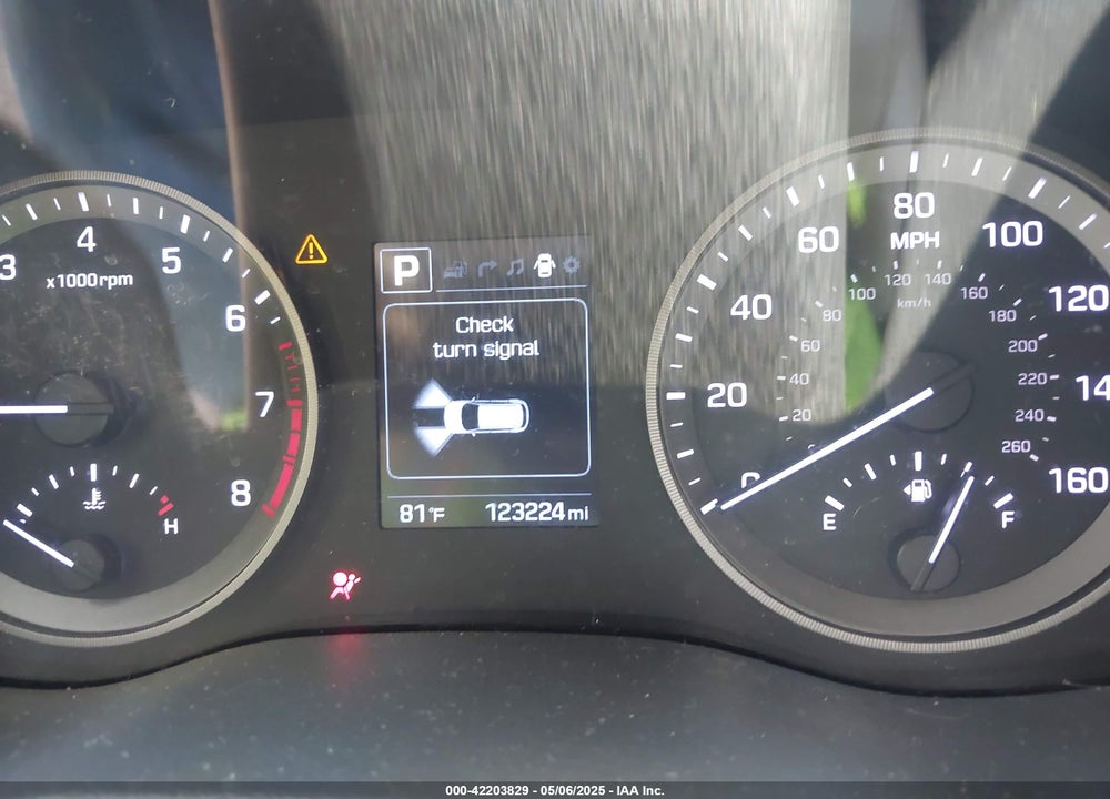 2016 HYUNDAI TUCSON VIN: KM8J33A25GU219046