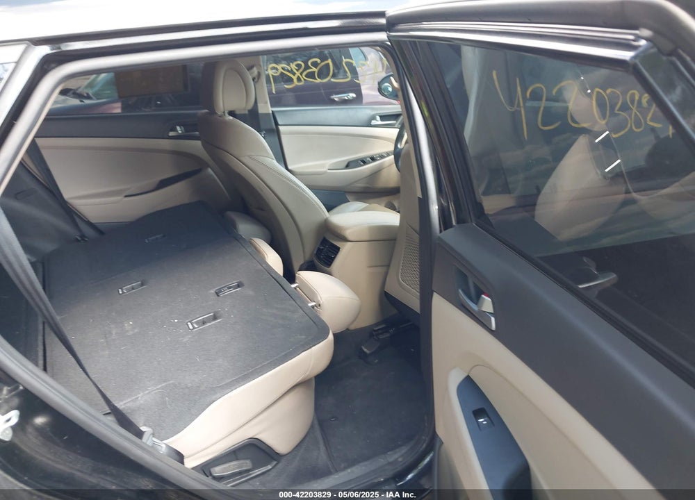2016 HYUNDAI TUCSON VIN: KM8J33A25GU219046