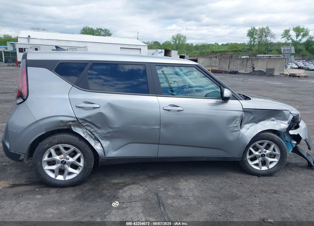 2023 KIA SOUL VIN: KNDJ23AU4P7877898