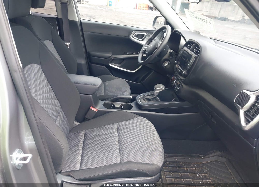 2023 KIA SOUL VIN: KNDJ23AU4P7877898