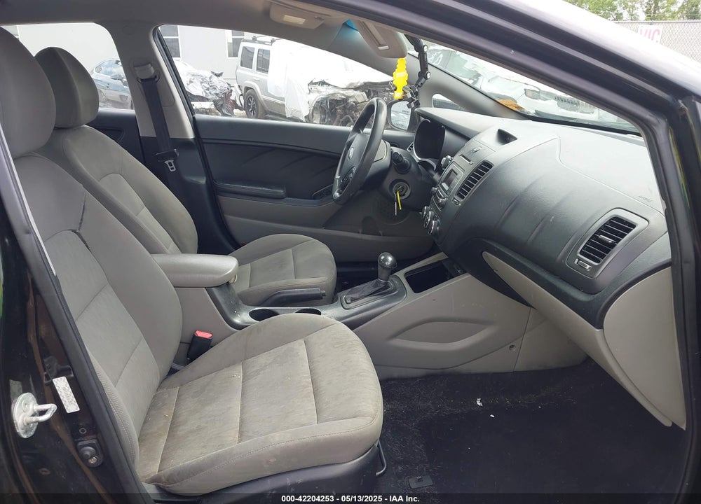 2016 KIA FORTE LX VIN: KNAFK4A63G5612685