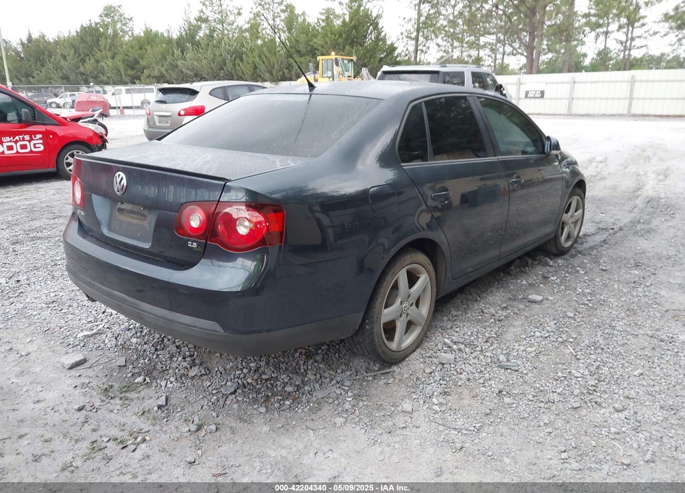 2010 VOLKSWAGEN JETTA VIN: 3VWAZ7AJ2AM113258