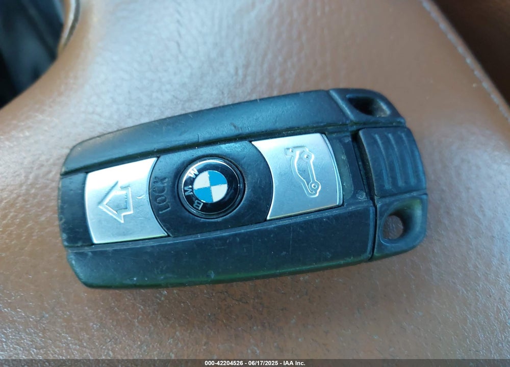 2008 BMW 328I VIN: WBAWV13558P118800