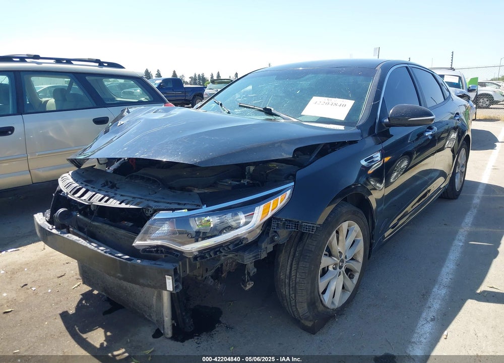 2018 KIA OPTIMA VIN: 5XXGT4L38JG263243
