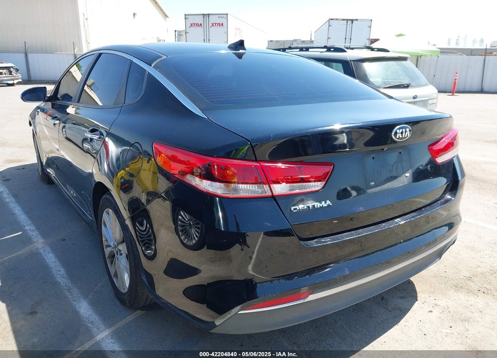 2018 KIA OPTIMA VIN: 5XXGT4L38JG263243