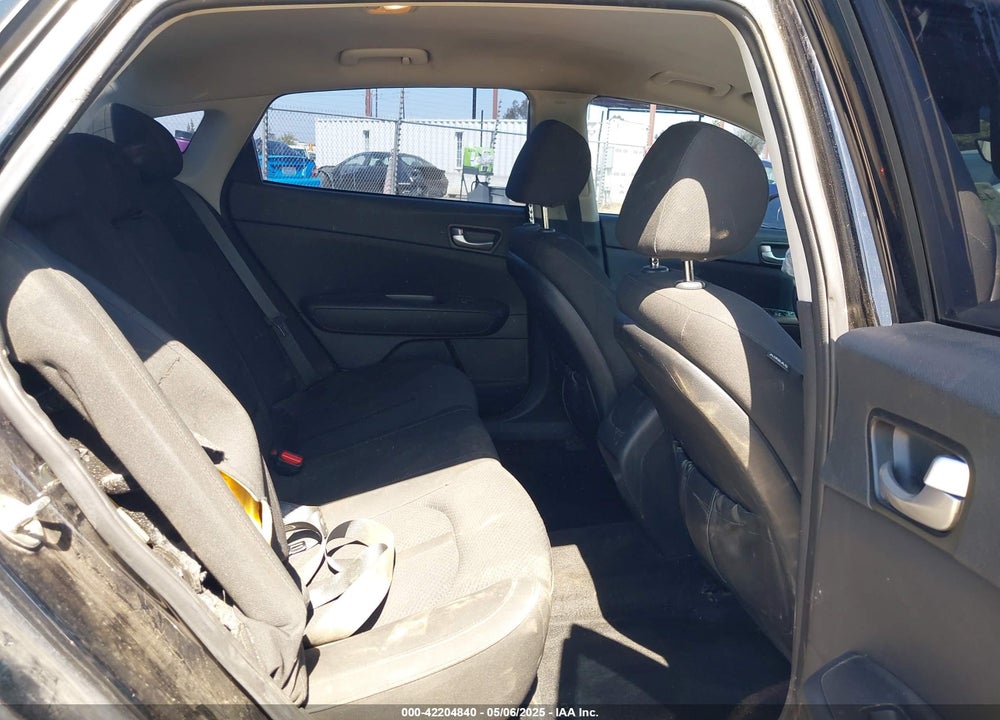 2018 KIA OPTIMA VIN: 5XXGT4L38JG263243