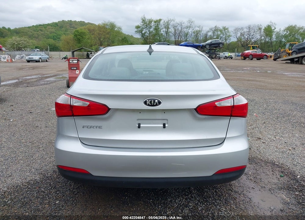 2016 KIA FORTE VIN: KNAFK4A69G5502921