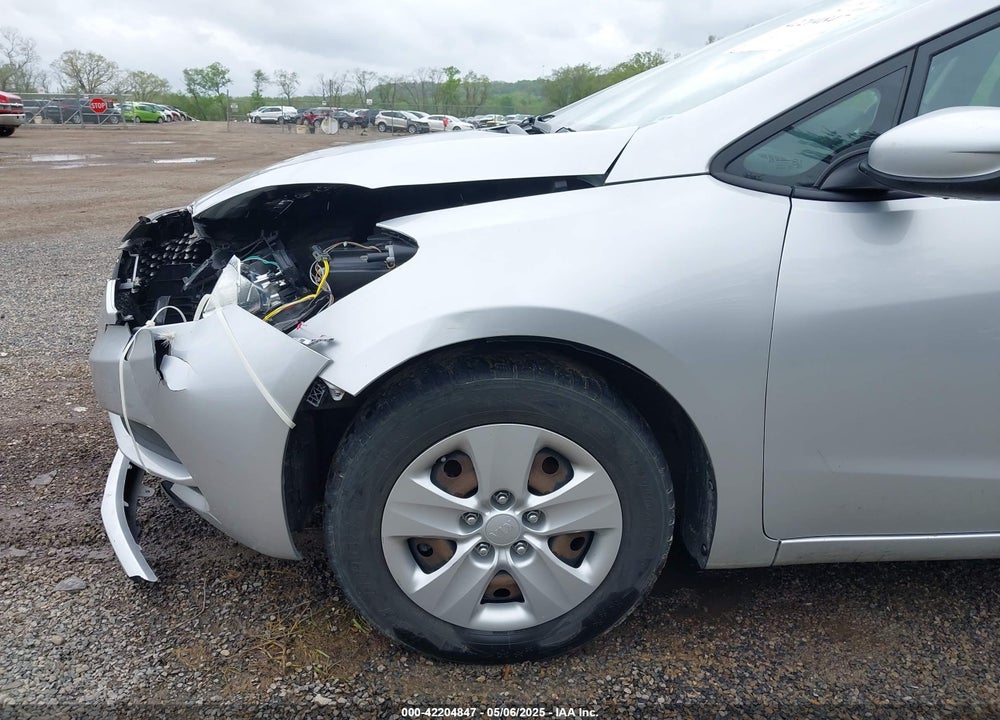 2016 KIA FORTE VIN: KNAFK4A69G5502921